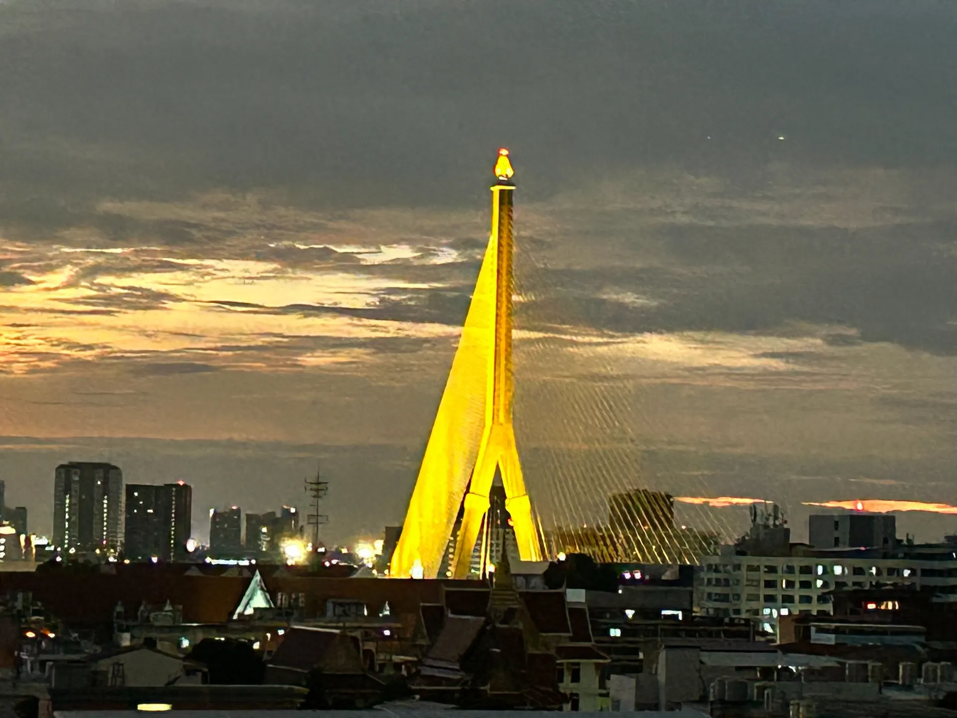 สะพานพระราม 8 ยามเย็น