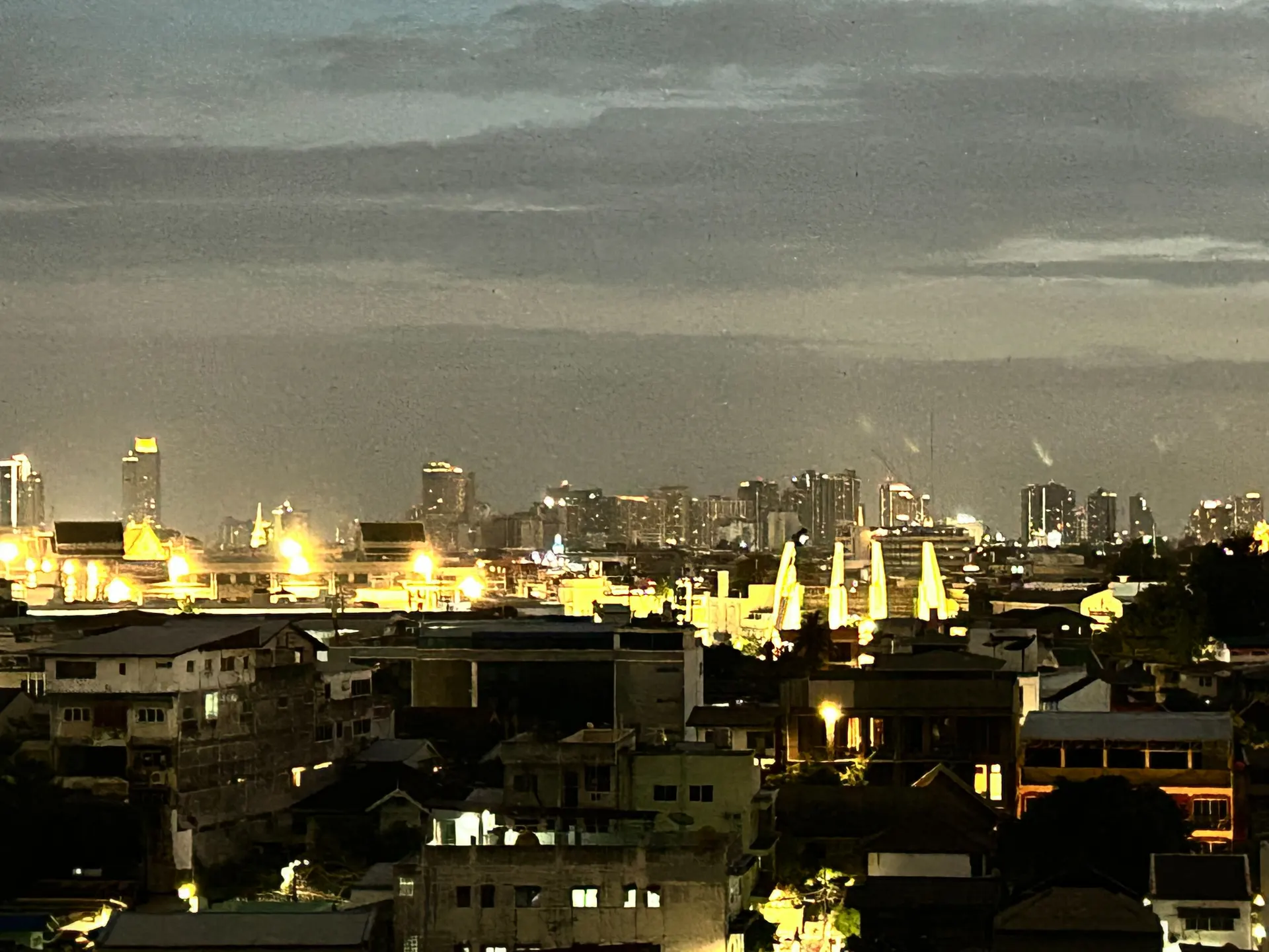 เกาะรัตนโกสินทร์ยามค่ำคืน